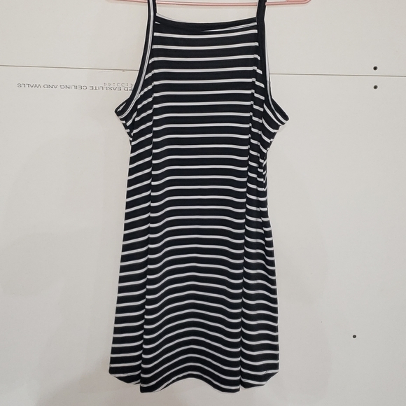 Dress - Picture 2 of 5